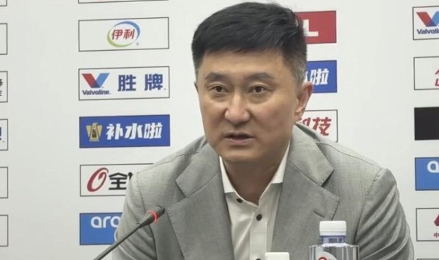 开云电子-杜锋：球队现在很困难，徐杰和胡明轩身体不适依然坚持了下来